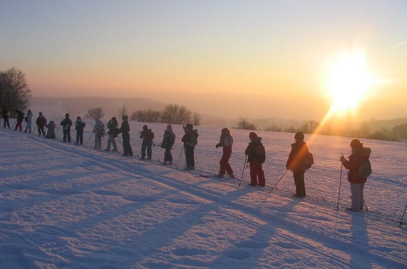 Initiez vos enfants aux traditionnelles vacances en montagne avec une classe de neige