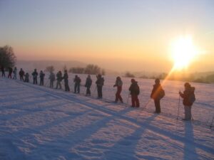 Initiez vos enfants aux traditionnelles vacances en montagne avec une classe de neige